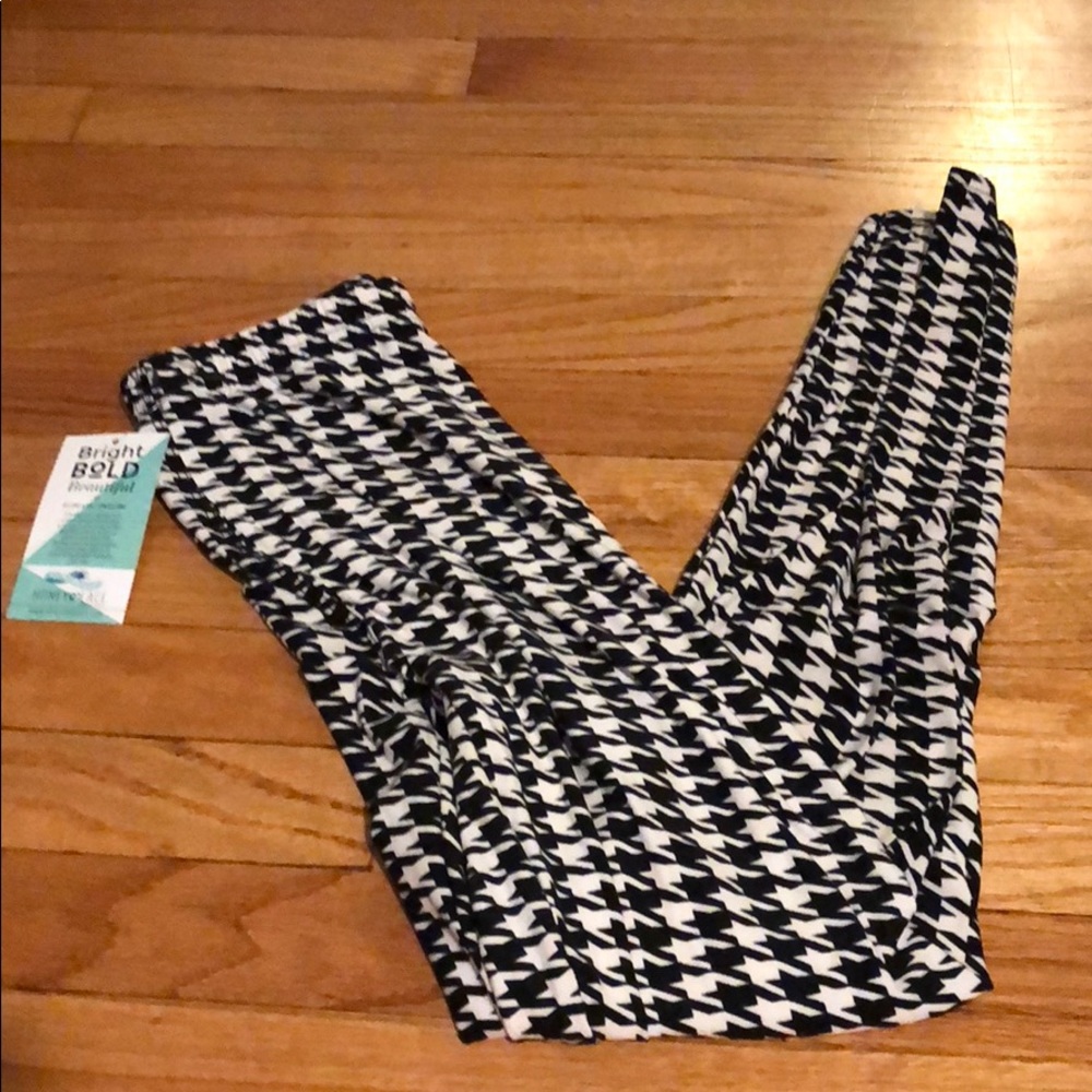 Honey & Lace houndstooth leggings